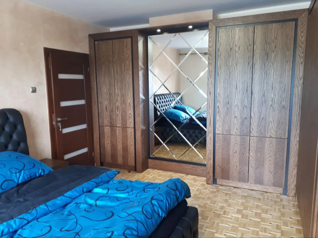 Szafa na wymiar czy gotowa Porównujemy koszty, trwałość i możliwości personalizacji